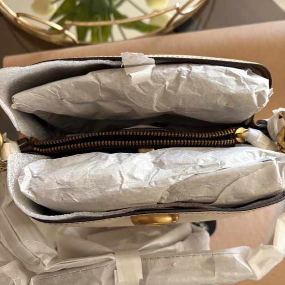 Authentic Coach Willow Tote Bucket - Picture 5 of 6